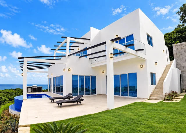 Ocean-view house with private pool, sun loungers and garden
